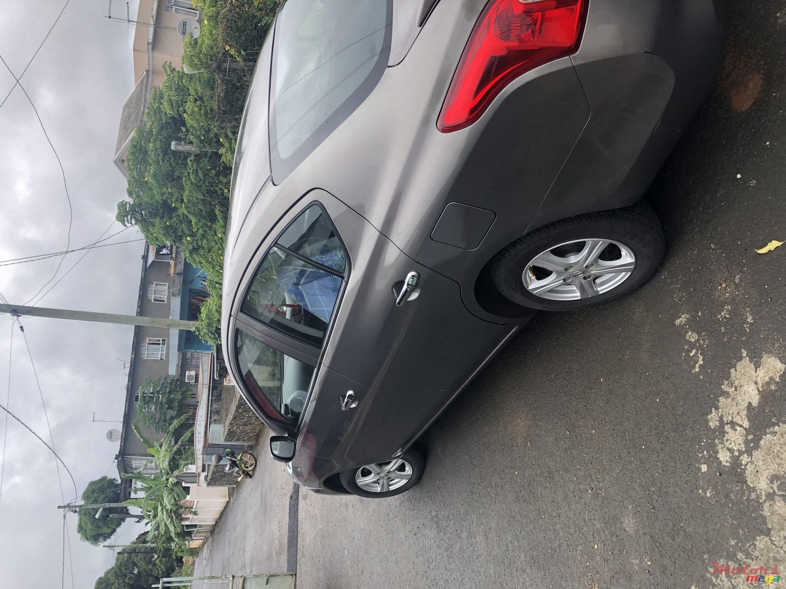 2012' Nissan Almera photo #2