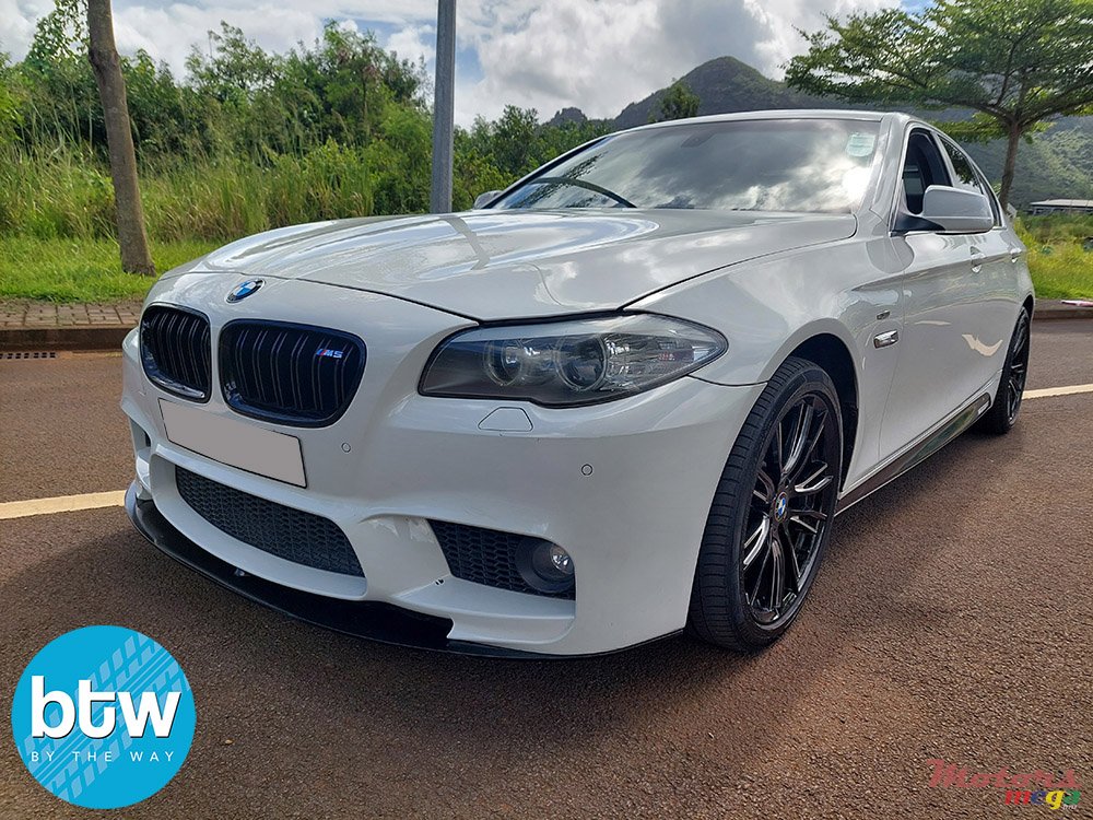 2011' BMW 520 photo #2