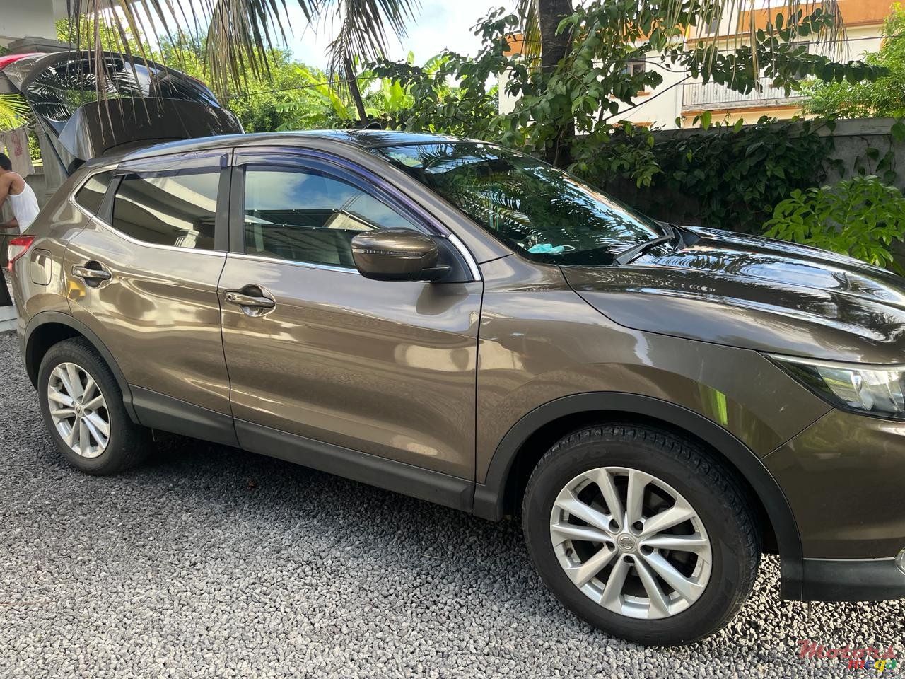 2015' Nissan Qashqai photo #2