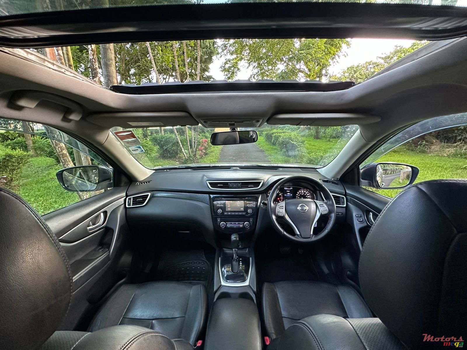 2015' Nissan Xtrail 7 seater photo #5