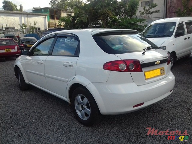 2005' Chevrolet Optra photo #5