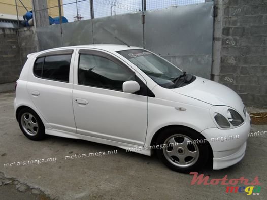 2000' Toyota Yaris photo #1