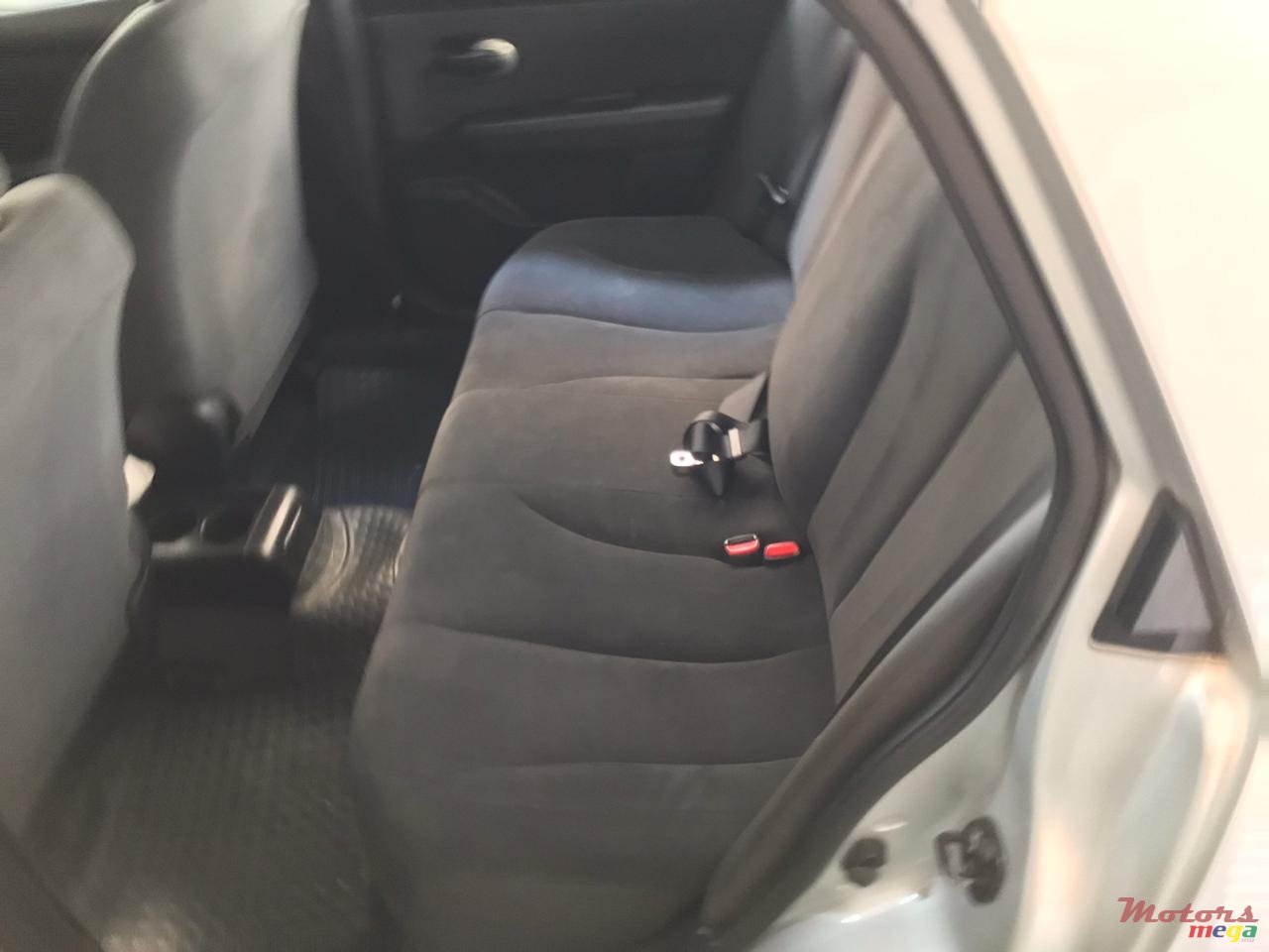 2011' Nissan Tiida photo #7