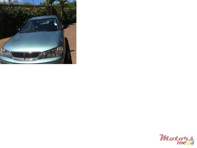 2002' Nissan Sunny photo #1