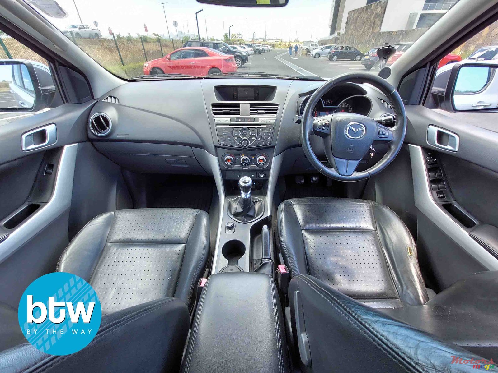 2015' Mazda BT50 photo #6