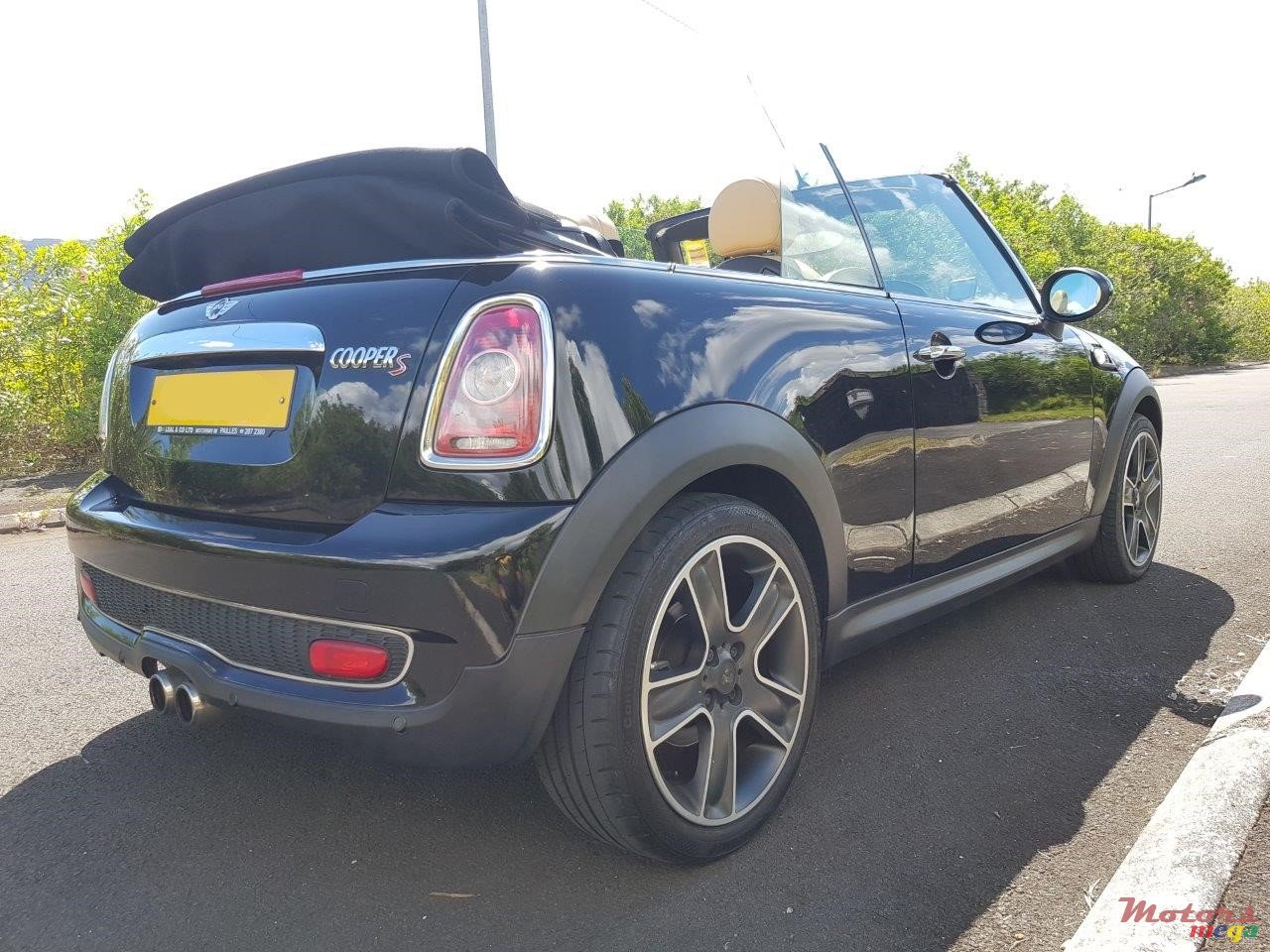 2010' MINI Cooper S Convertible photo #1