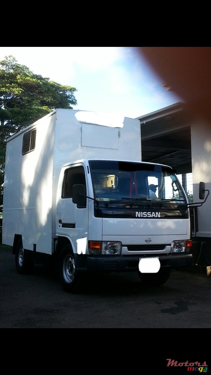 2001' Nissan cabstar photo #1