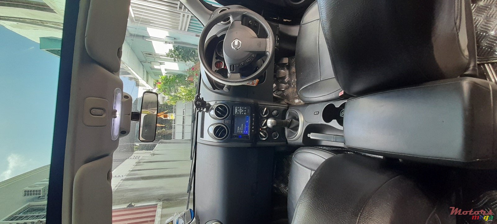 2009' Nissan Qashqai+2 photo #4