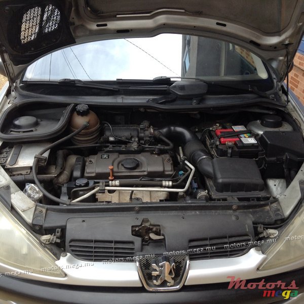 2003' Peugeot photo #3