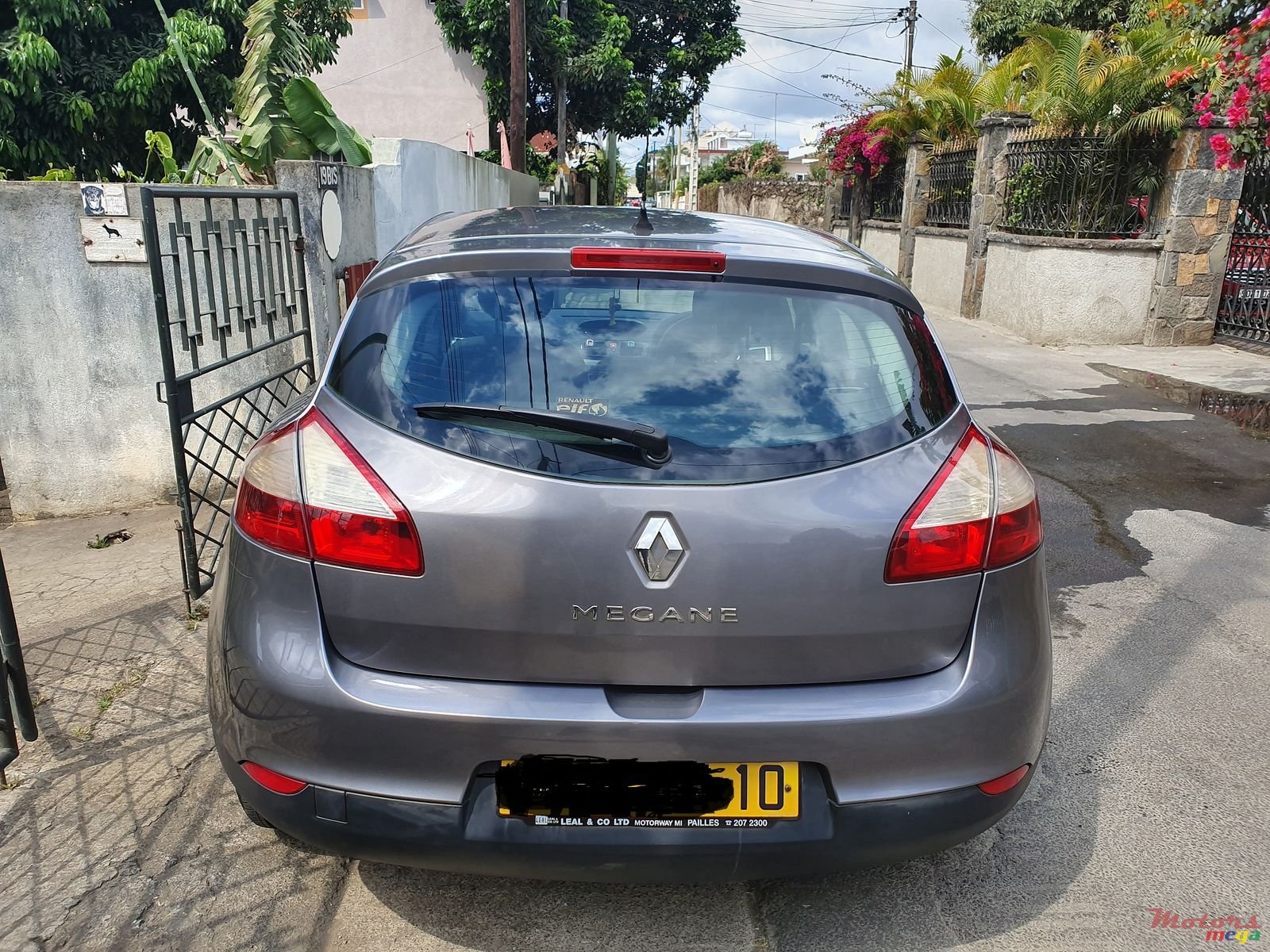 2010' Renault Megane photo #1