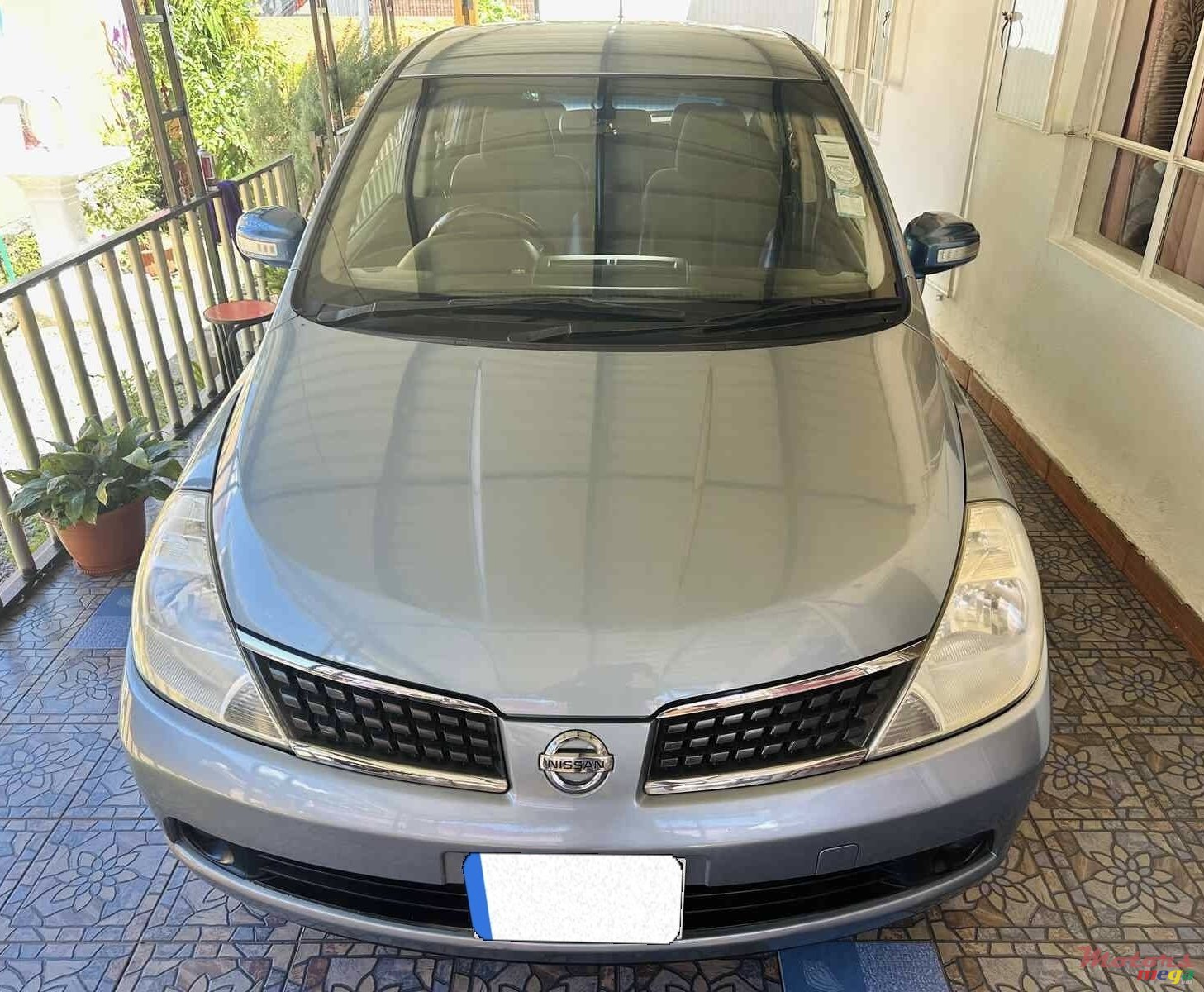 2005' Nissan Tiida photo #1