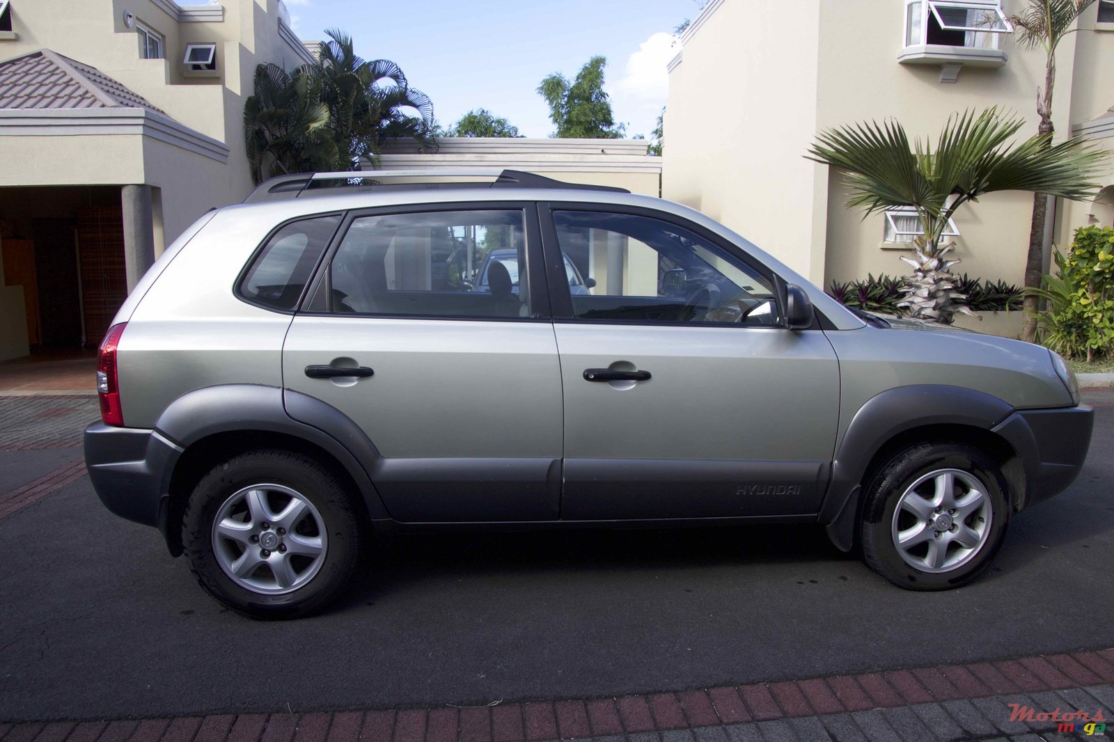 2005' Hyundai Tucson photo #7