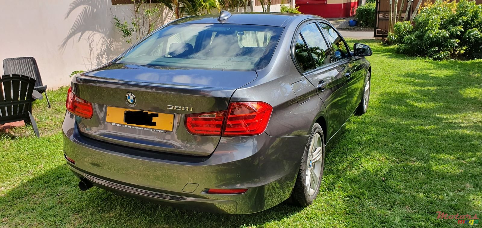 2012' BMW 3 Series photo #1