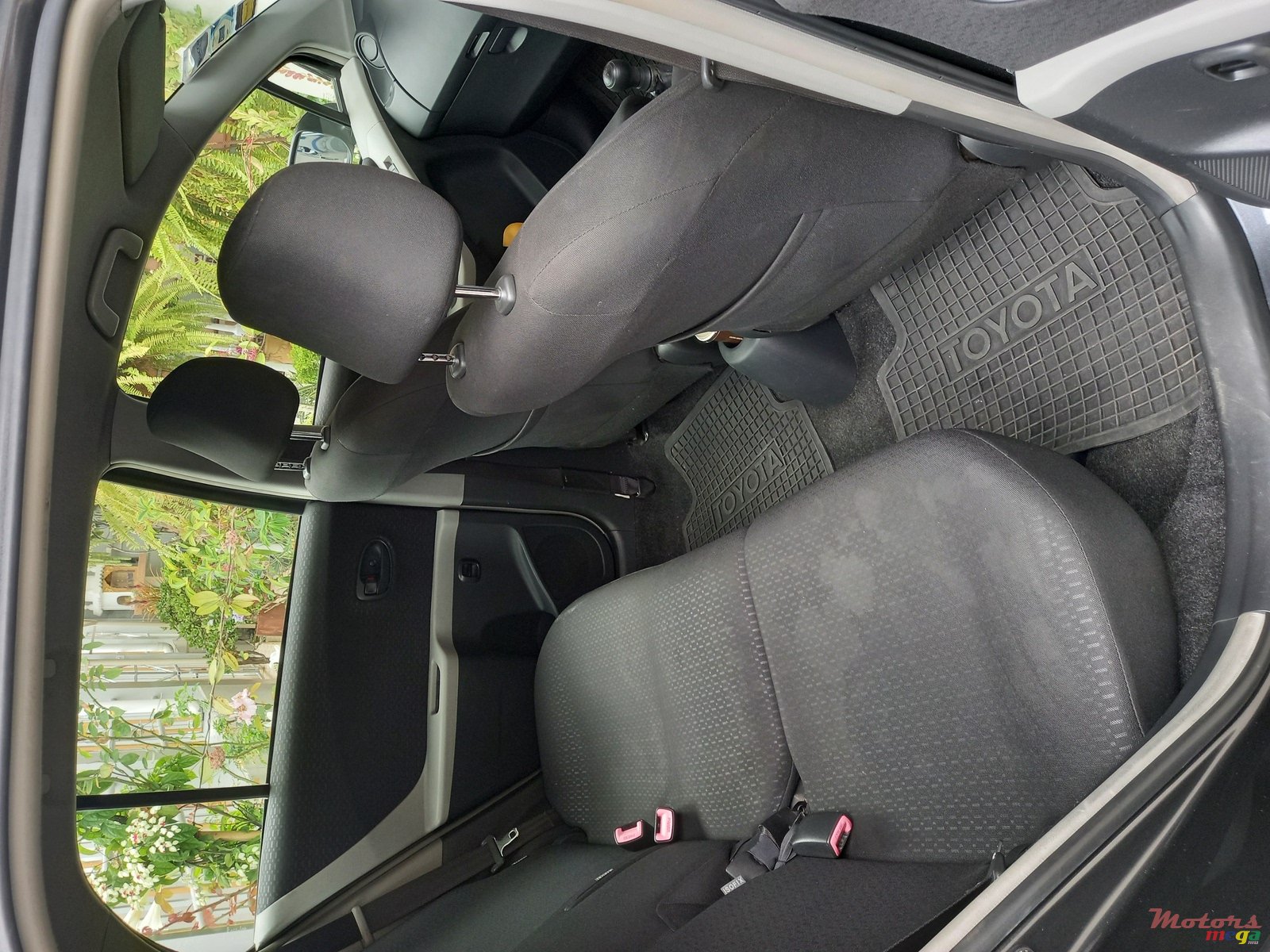 2011' Toyota Yaris MANUAL 1300CC photo #7