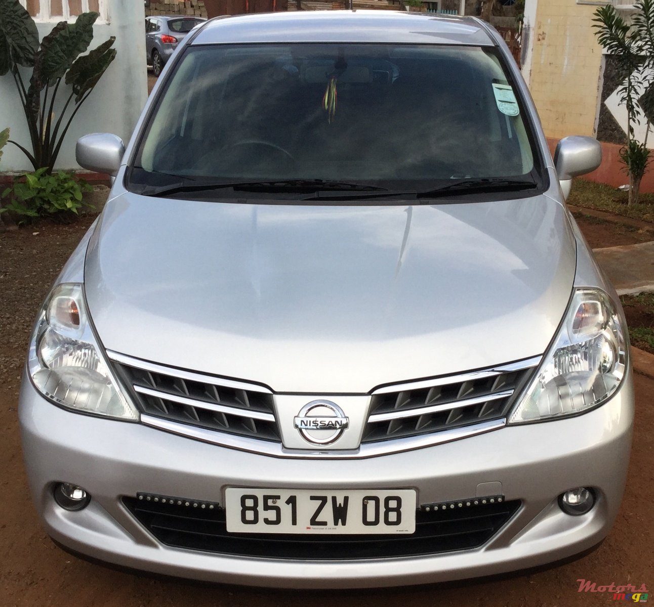 2008' Nissan Tiida photo #1