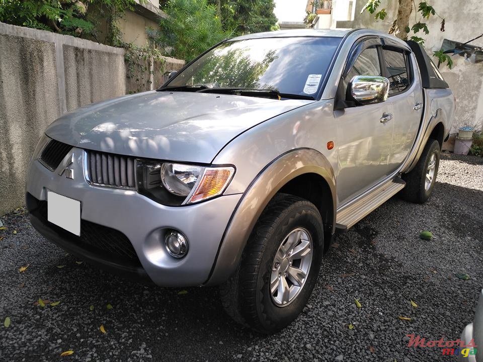 2009' Mitsubishi L 200 Sportero photo #4