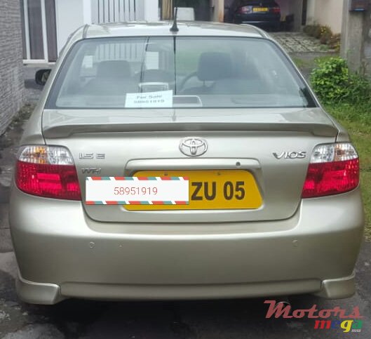 2005' Toyota Auris Vios photo #2
