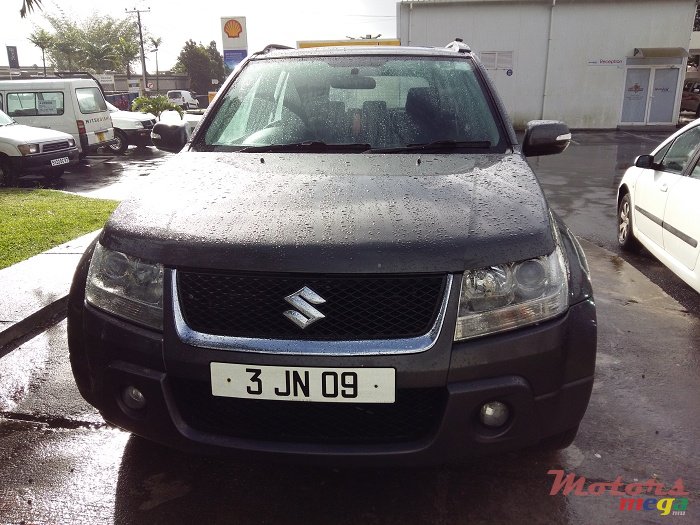 2009' Suzuki Grand Vitara photo #1