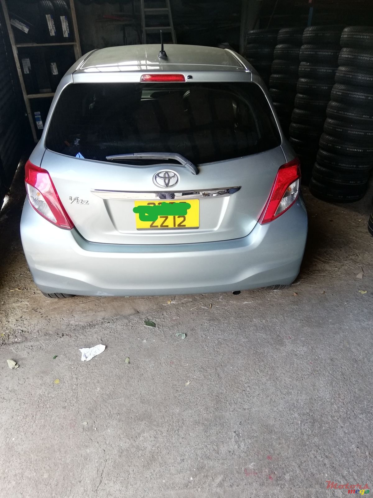 2012' Toyota Vitz photo #5