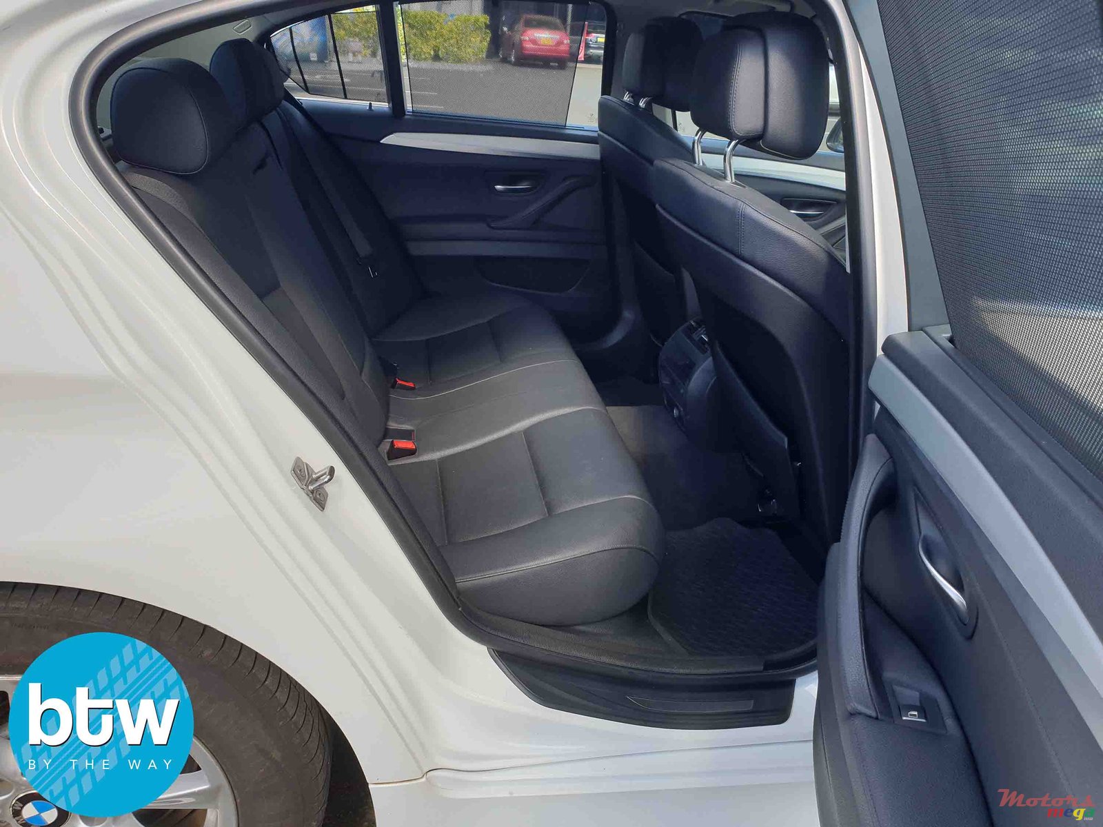 2011' BMW 520 i photo #3