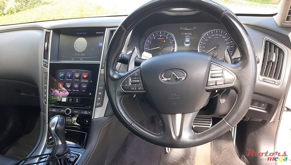 2016' Infiniti Q50 photo #6