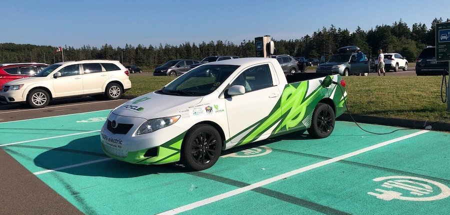 Des Toyota Corolla converties en camionnettes électriques au Canada