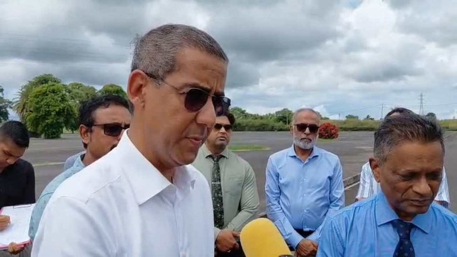 Osman Mahomed at parking Anjalay Stadium