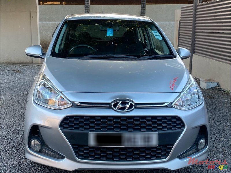 2018' Hyundai i10 Grand Auto photo #1