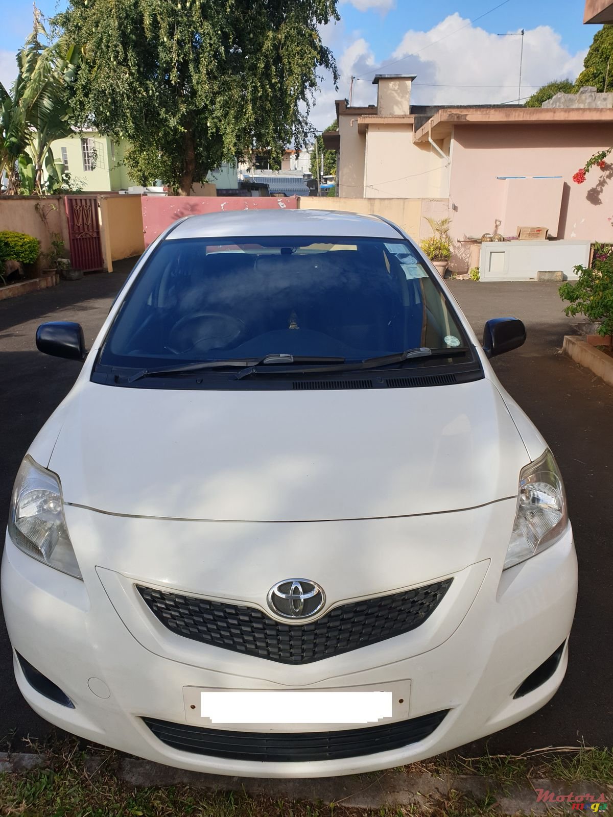 2010' Toyota Yaris photo #1