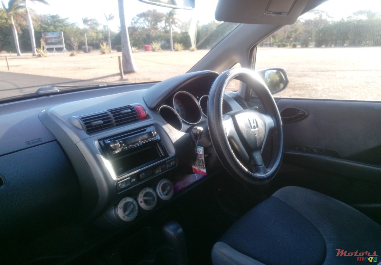 2007' Honda Fit photo #3