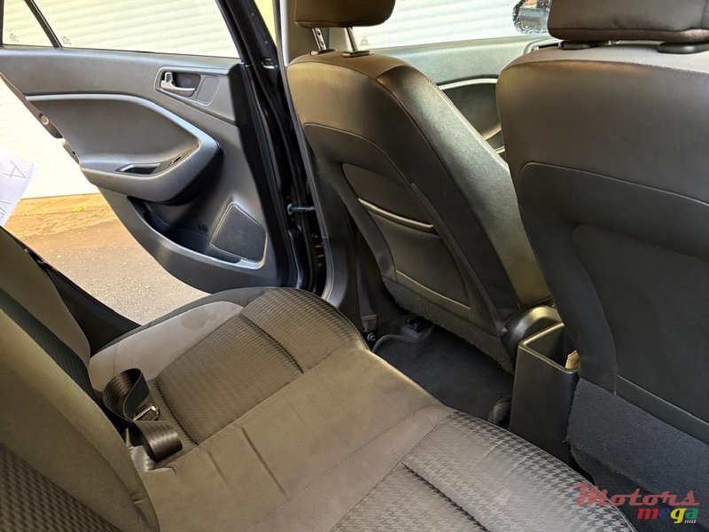 2019' Hyundai i20 photo #5