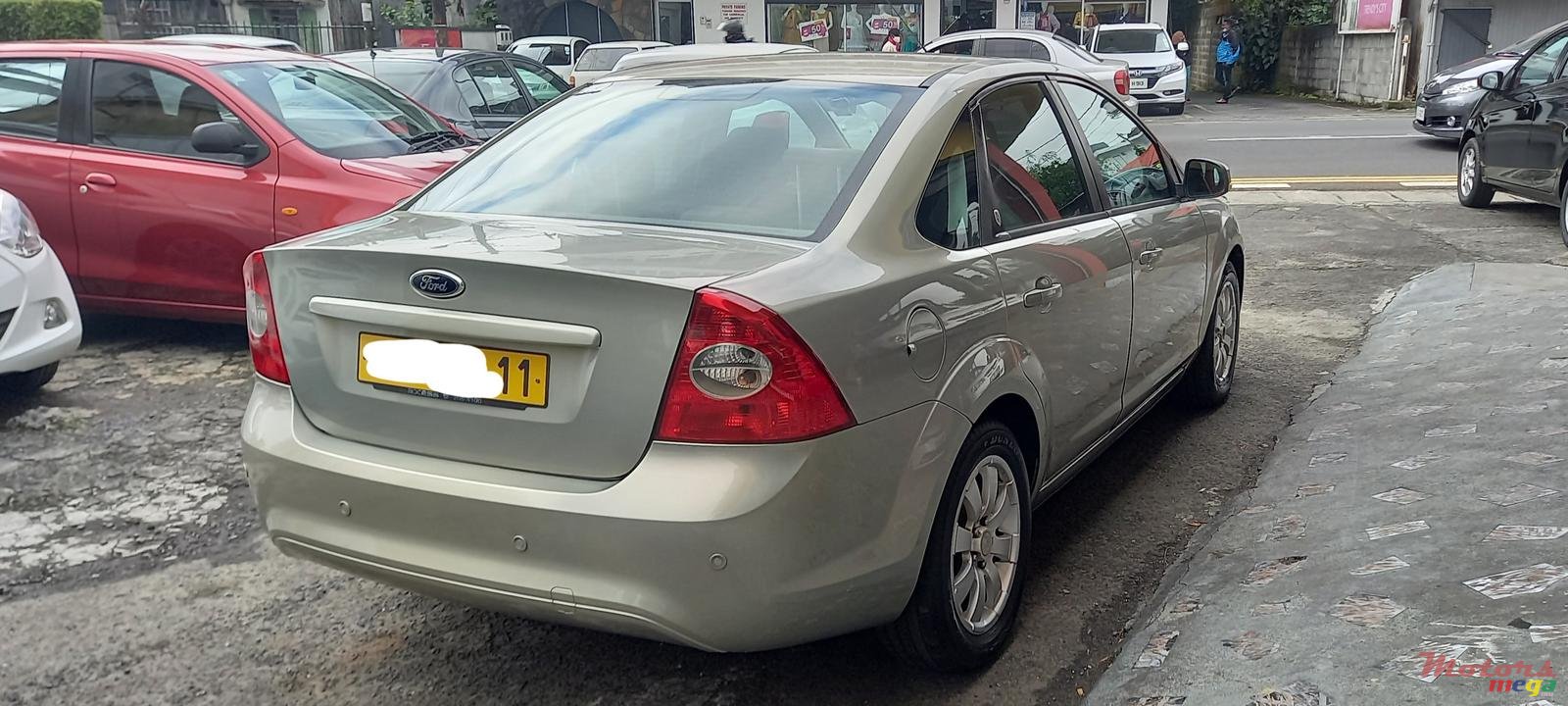 2011' Ford Focus photo #3