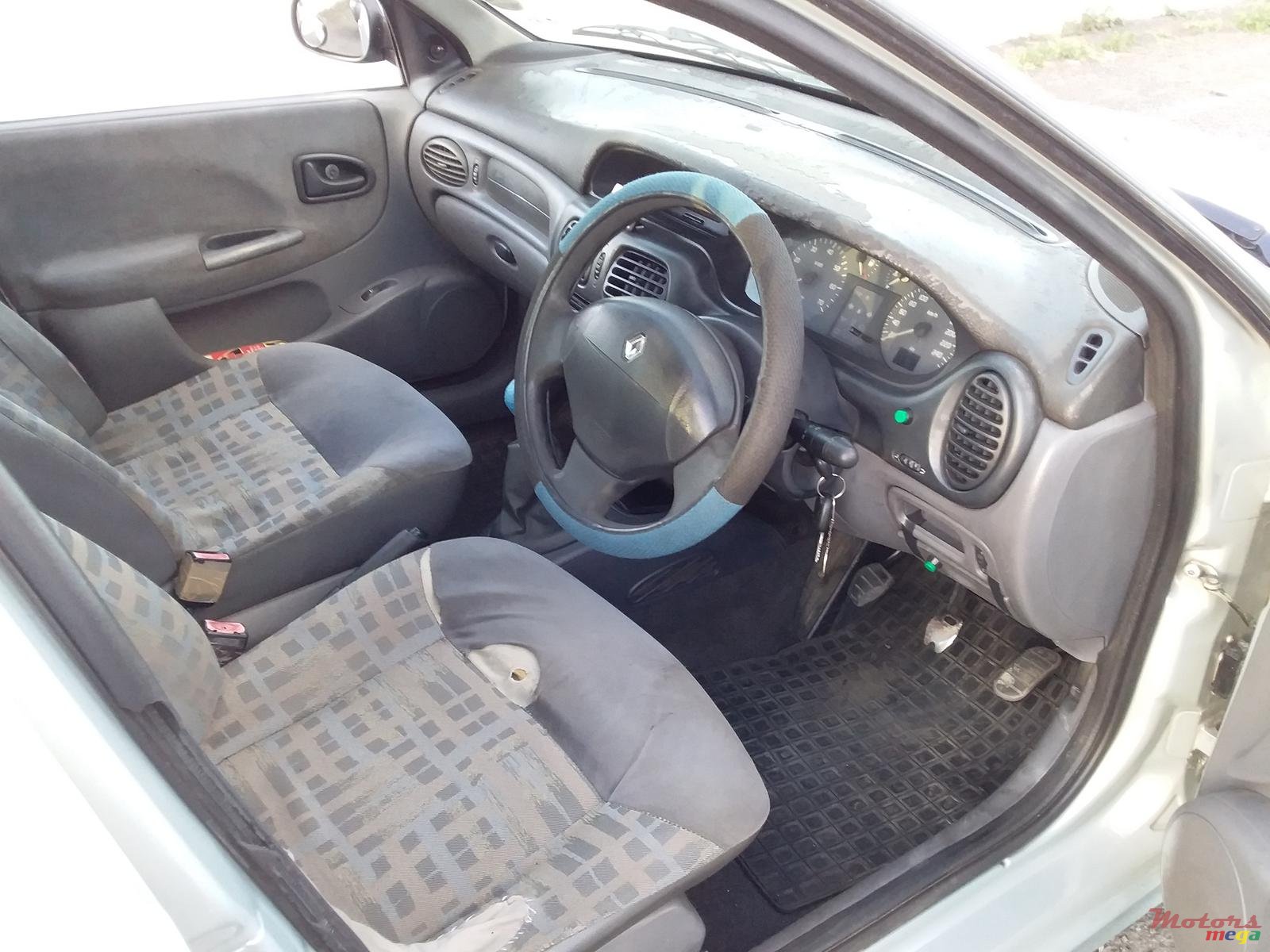 2000' Renault Megane photo #4