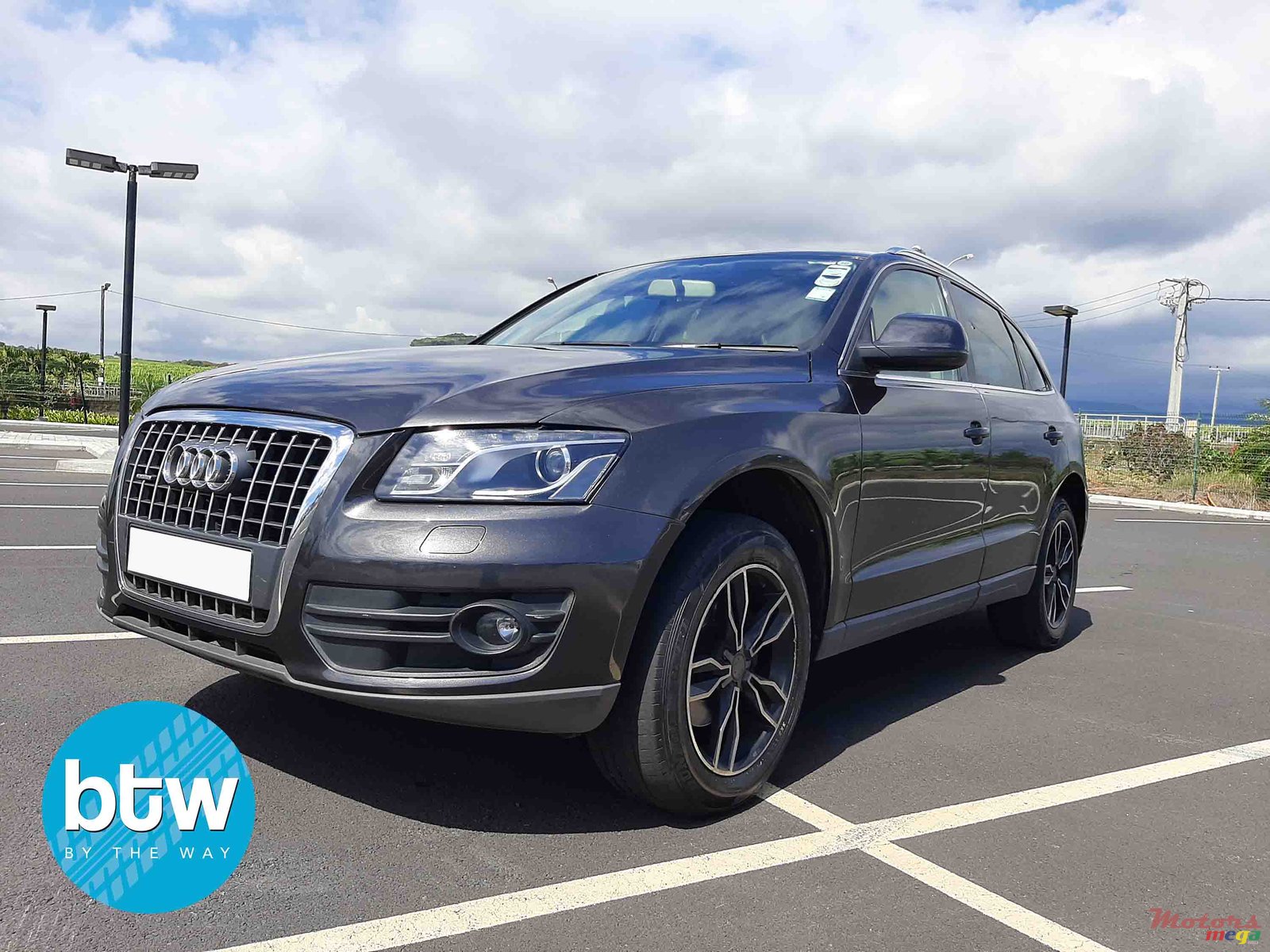 2012' Audi Q5 photo #2