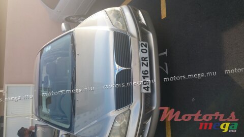 2002' Mitsubishi Lancer photo #4