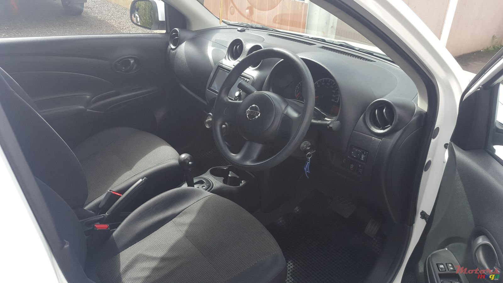 2013' Nissan Almera photo #6