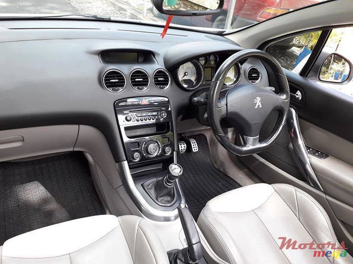 2011' Peugeot 308 photo #4