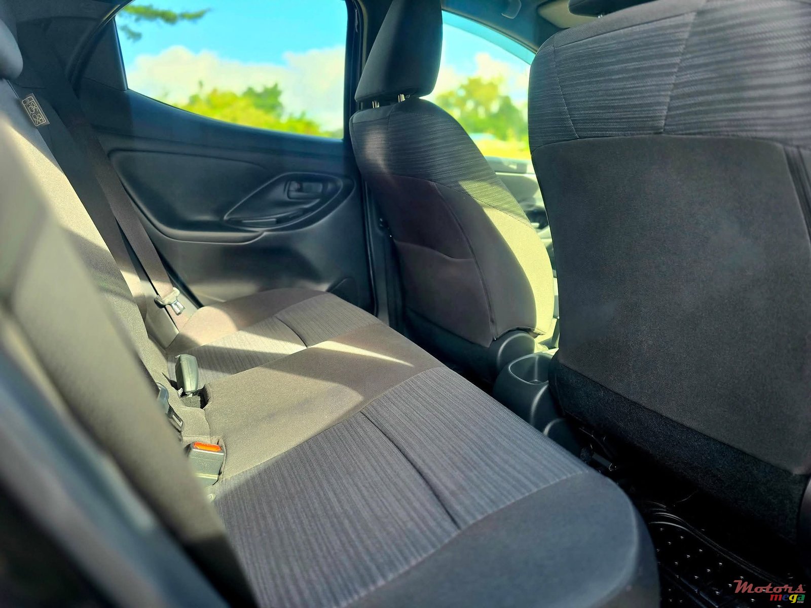 2021' Toyota Yaris Z package Hybrid photo #7