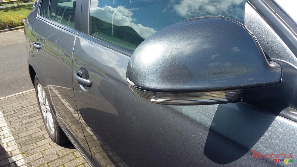 2009' Volkswagen Jetta photo #5