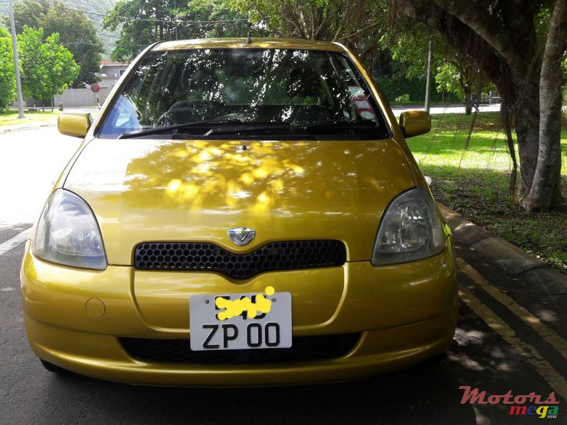 2000' Toyota Vitz photo #2