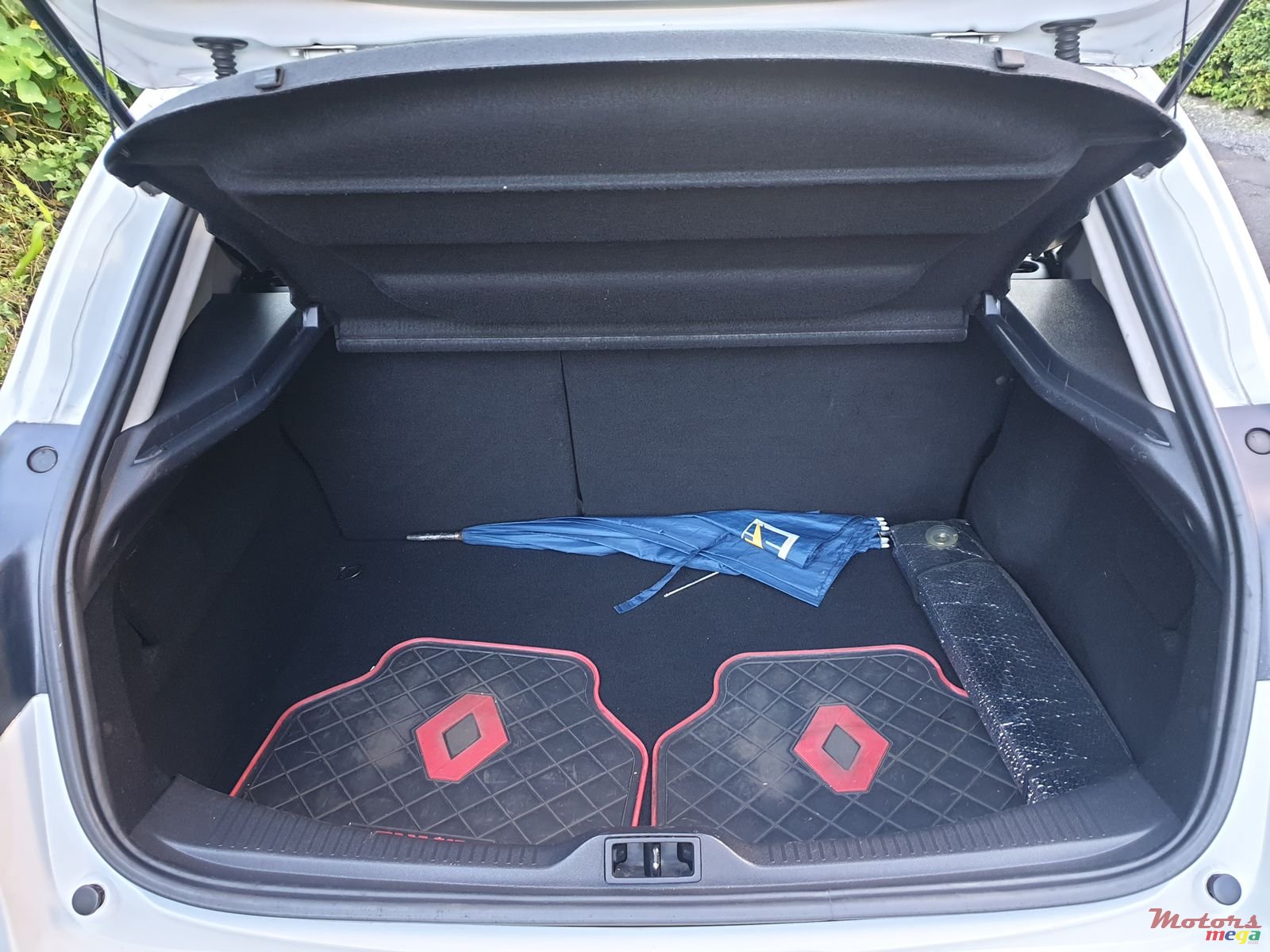 2013' Renault Megane Gt line Turbo photo #3