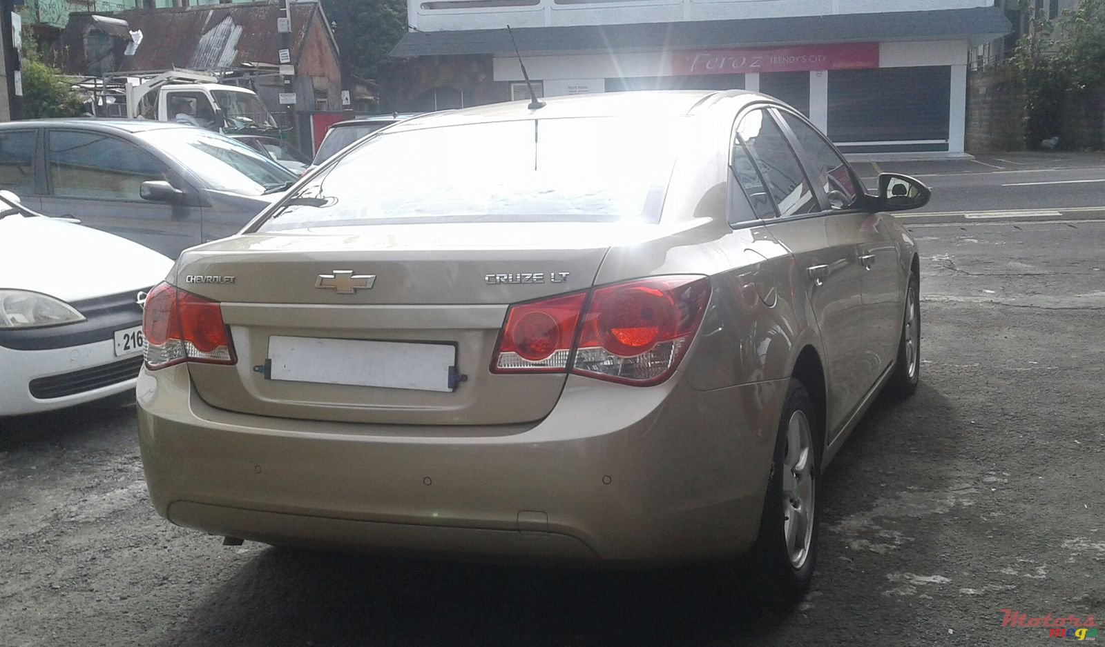 2010' Chevrolet Cruze LT photo #3