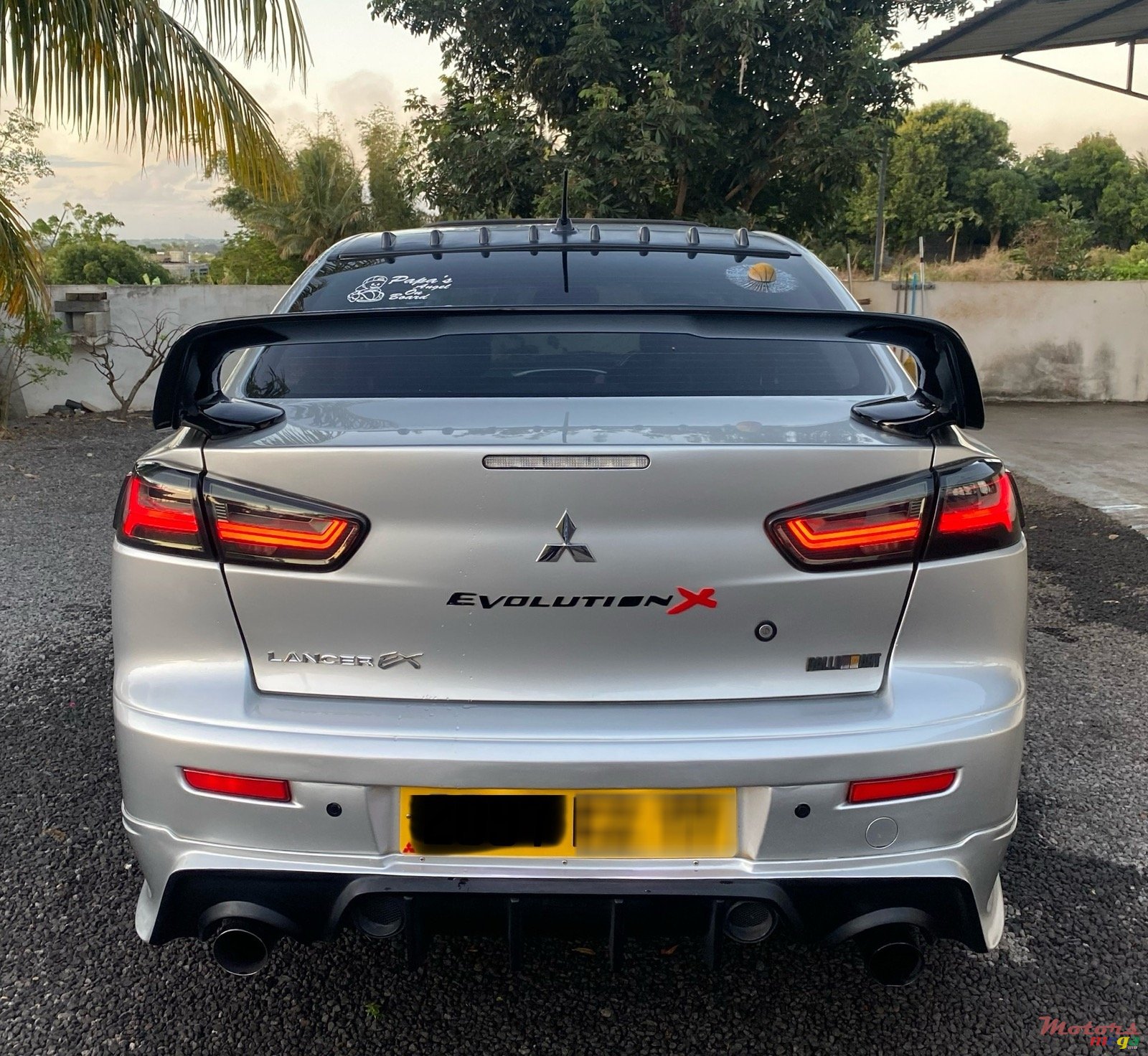 2017' Mitsubishi Lancer Ex photo #4