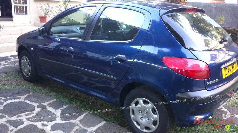 2001' Peugeot 206 photo #1