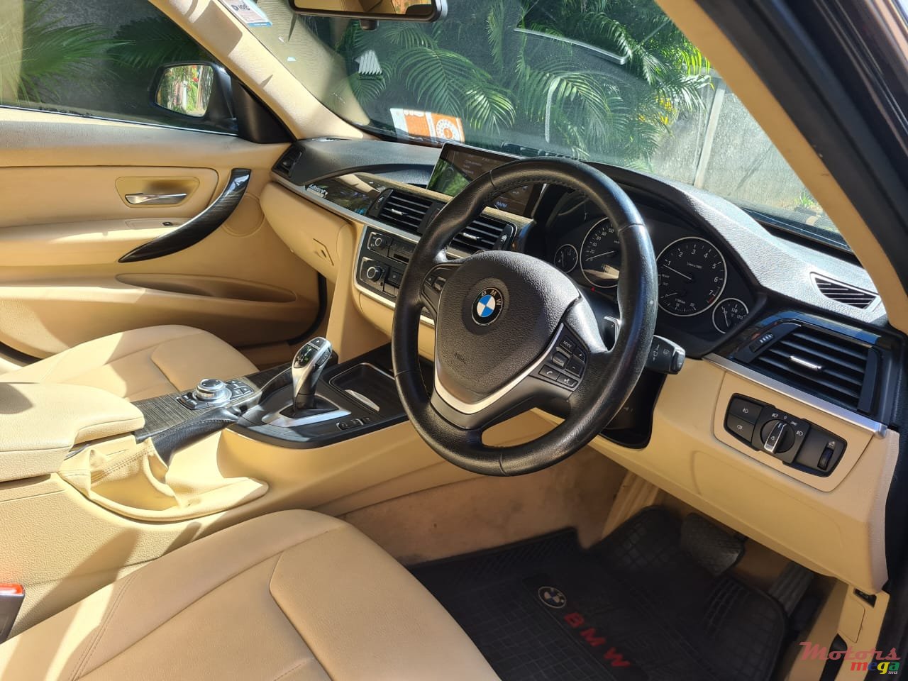 2013' BMW 320 F30 photo #5