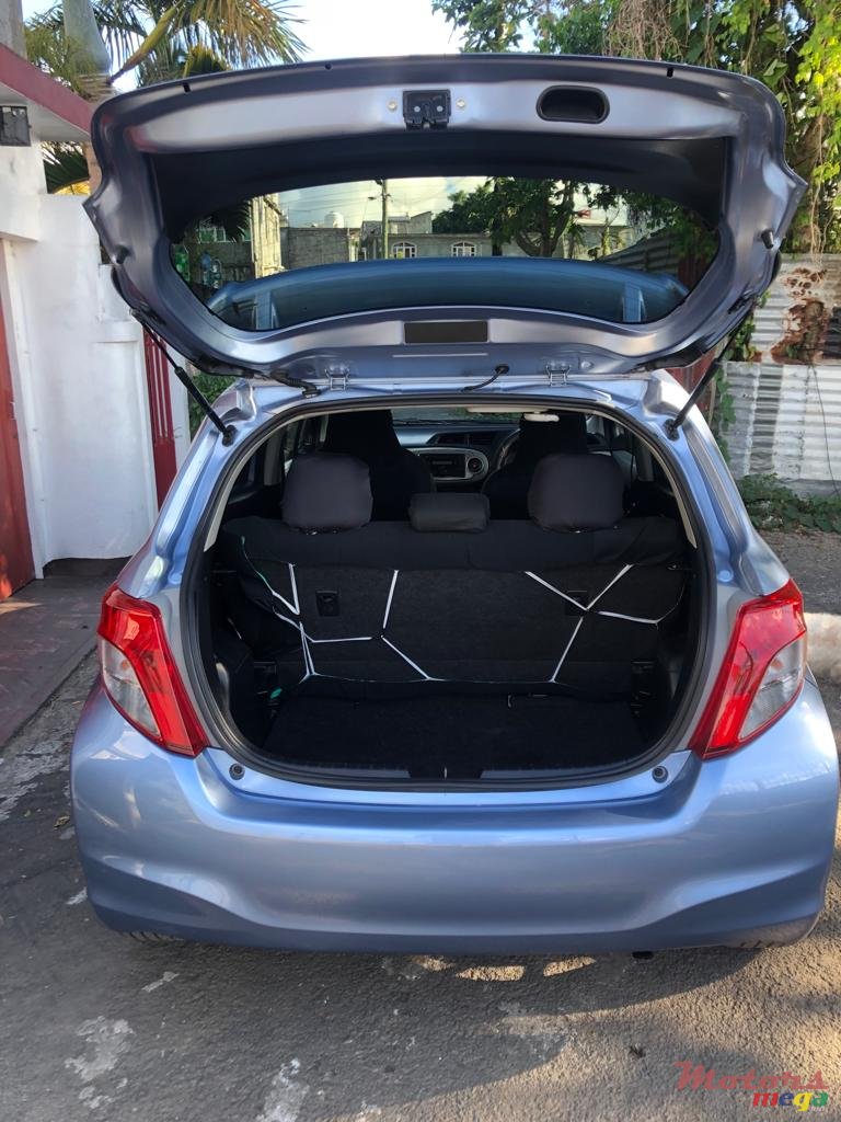 2013' Toyota Vitz photo #2