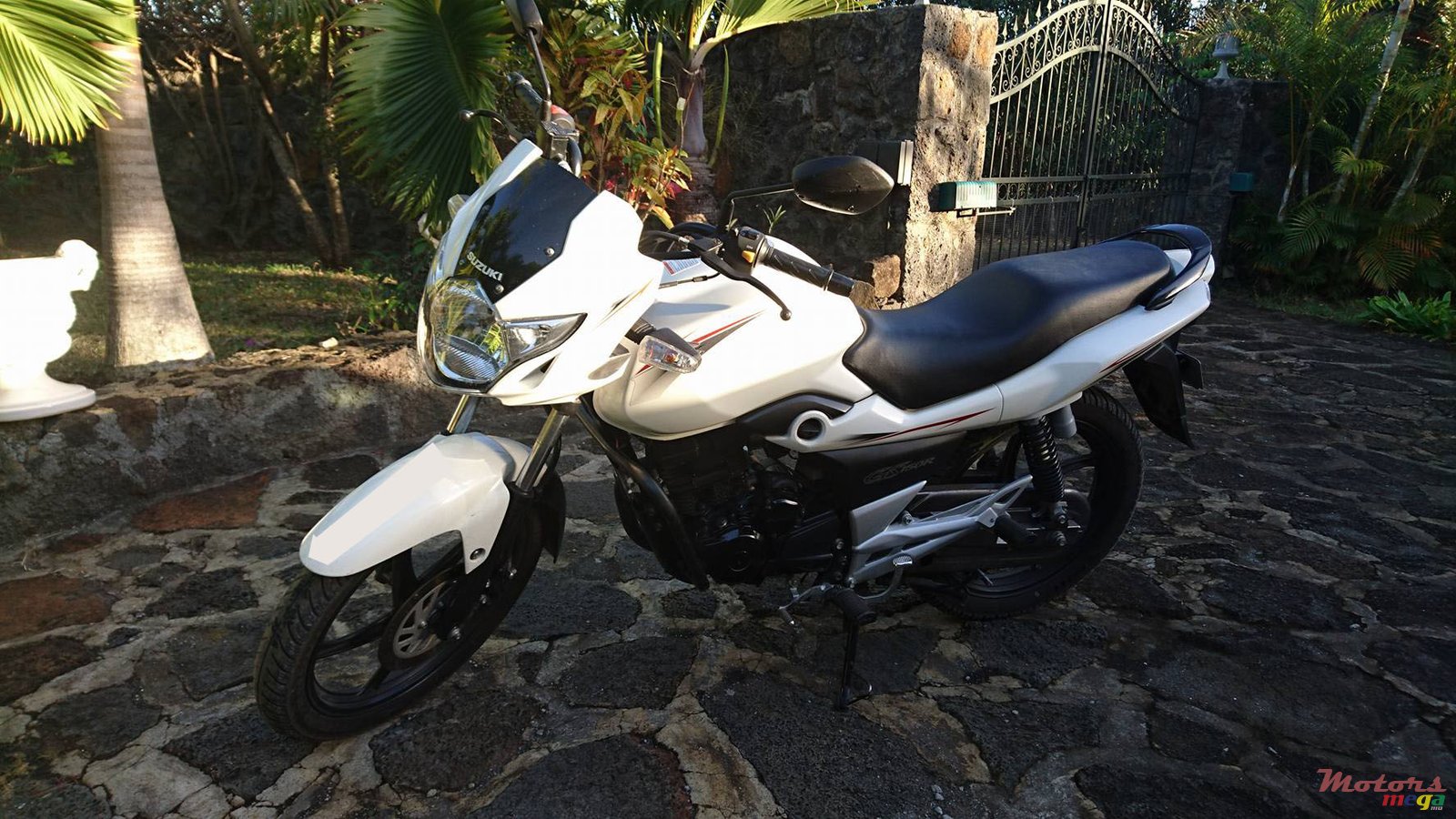 2016' Suzuki photo #1