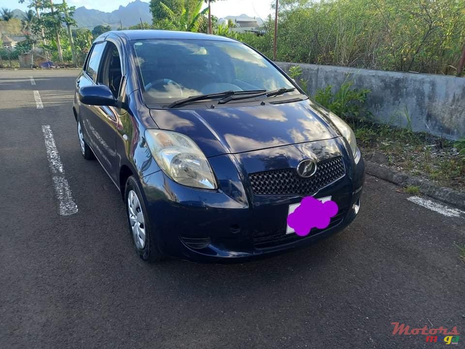 2007' Toyota Vitz photo #7