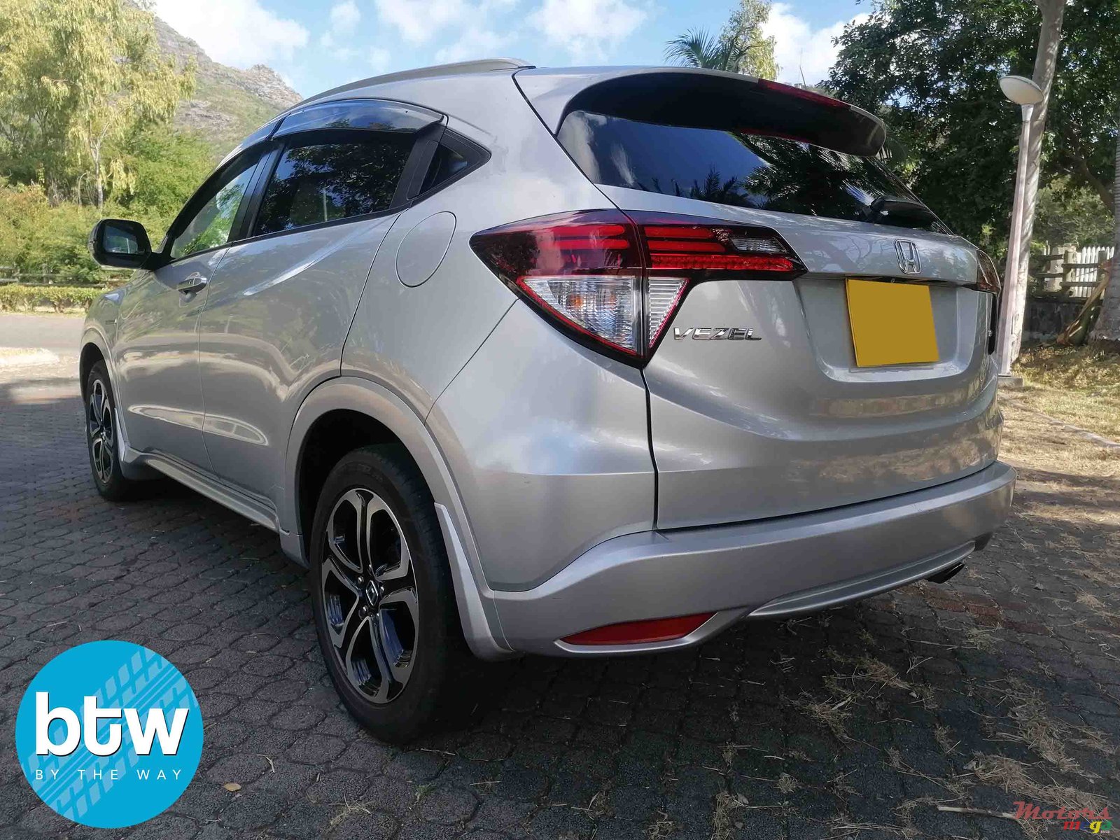 2015' Honda CR-X photo #3