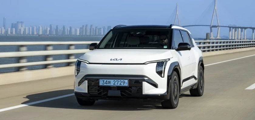 Essai du nouveau Kia EV3 (2024) : pourquoi les Peugeot E-2008 et Renault Scenic électrique doivent se méfier